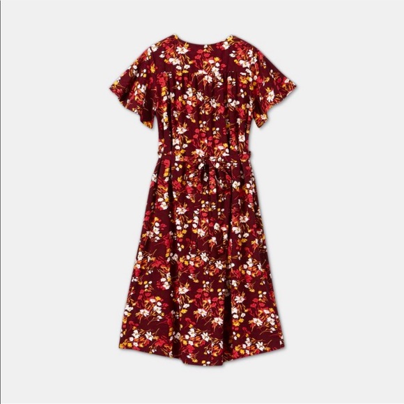 Isabel Maternity by Ingrid & Isabel Dresses & Skirts - 🎁Floral Print Short Sleeve Woven Maternity Dress